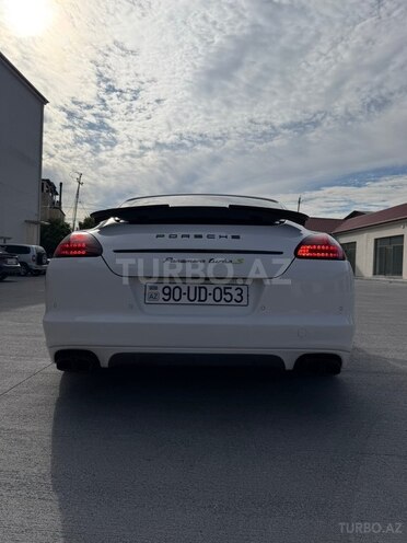 Porsche Panamera Turbo S-12