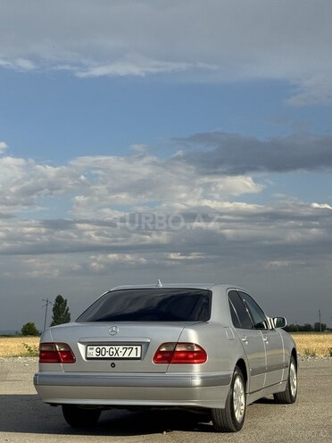 Mercedes E 200-6