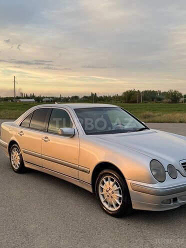 Mercedes E 200-7