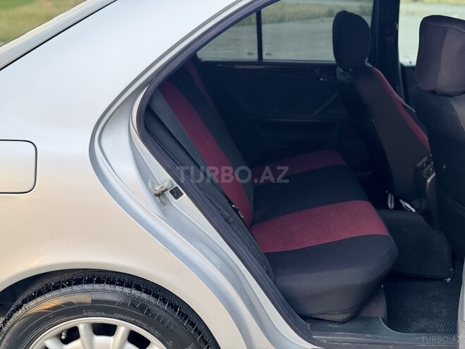 Mercedes E 200-10