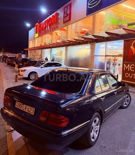 Mercedes E 200-2