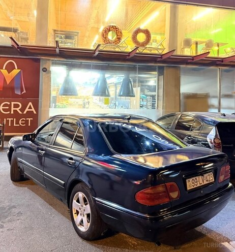 Mercedes E 200-4