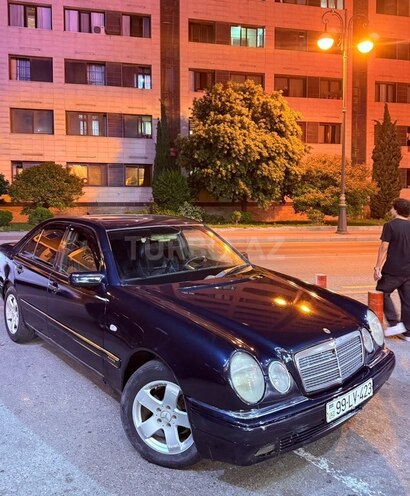 Mercedes E 200-3