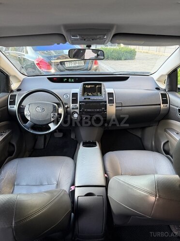 Toyota Prius-8