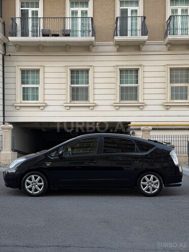 Toyota Prius-4