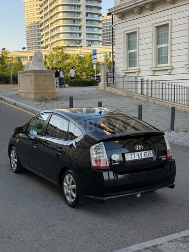Toyota Prius-5