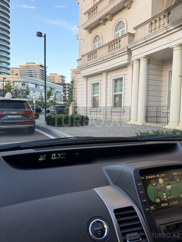 Toyota Prius-15