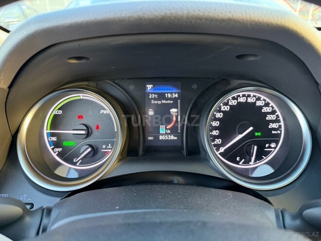 Toyota Camry-9