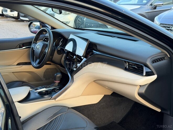 Toyota Camry-12