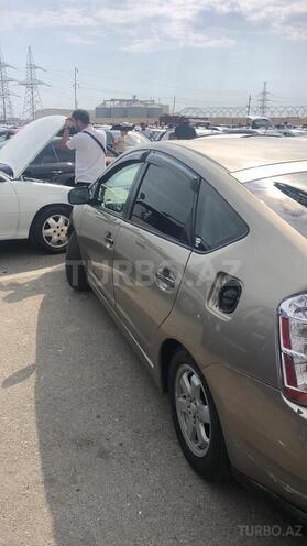 Toyota Prius-4
