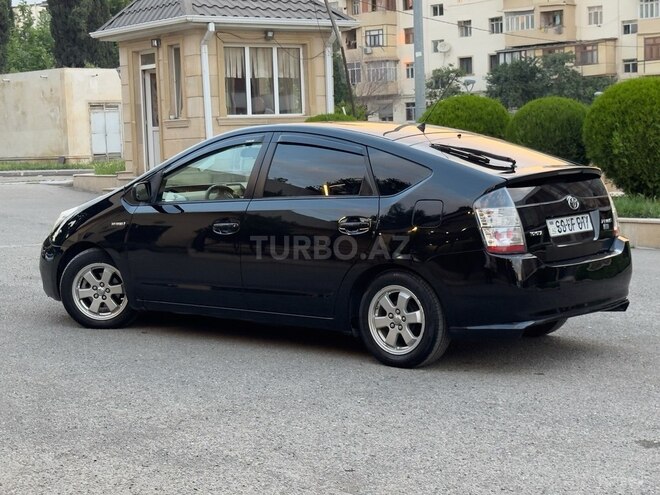 Toyota Prius-4