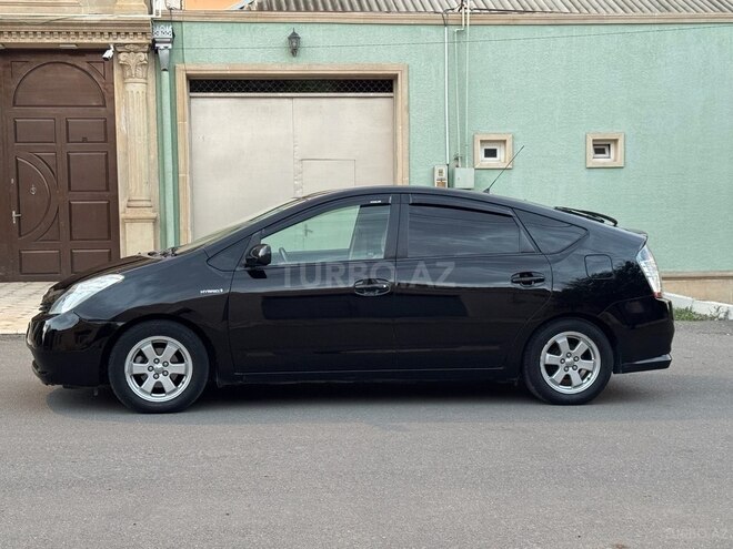 Toyota Prius-12