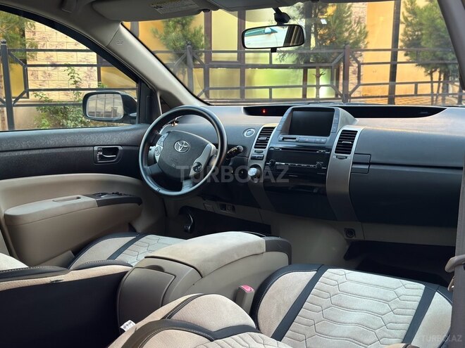 Toyota Prius-17