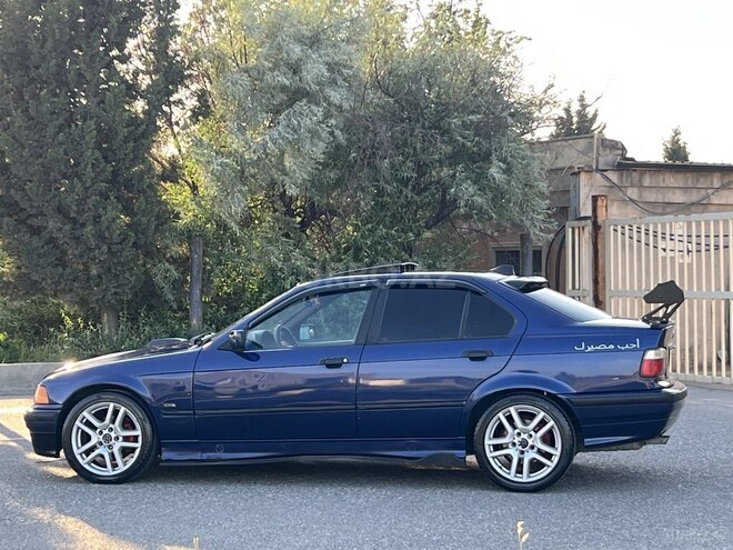 BMW 320-3