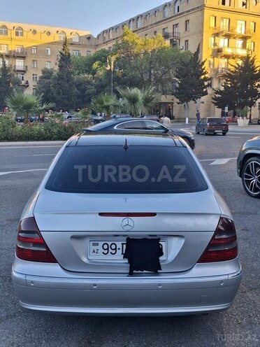 Mercedes E 270-2