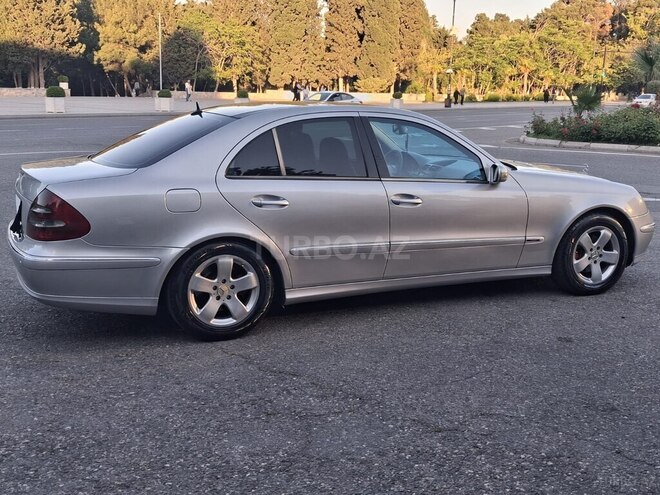 Mercedes E 270-3