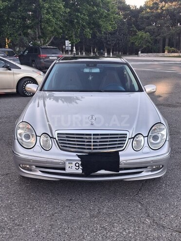 Mercedes E 270-1