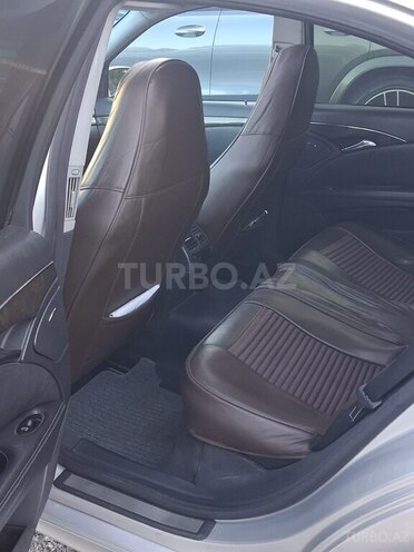 Mercedes E 270-10