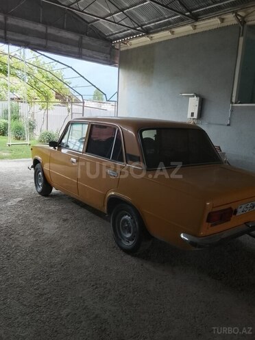 LADA (VAZ) 21011-2
