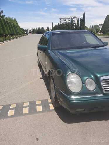 Mercedes E 290-4