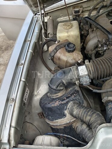 GAZ 3110 "Volga"-10