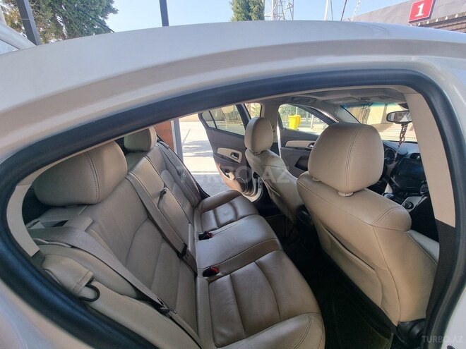 Chevrolet Cruze-10