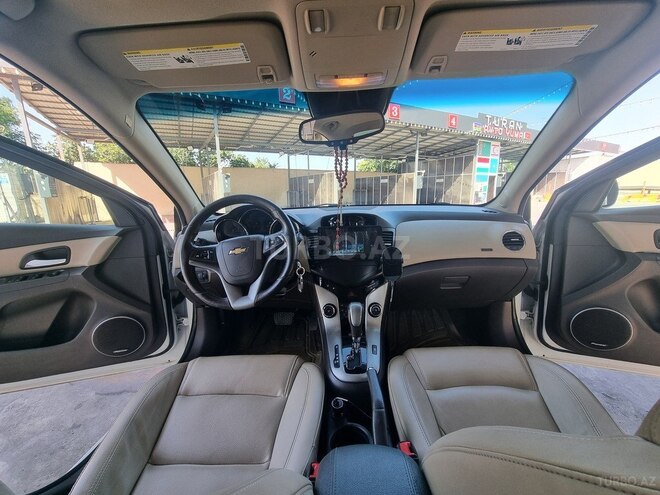 Chevrolet Cruze-11