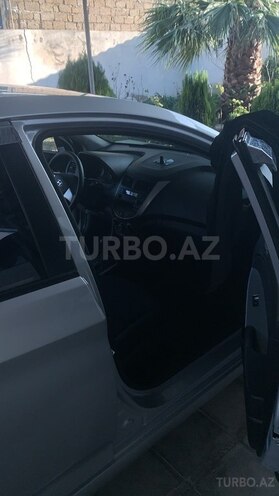 Hyundai Accent-5