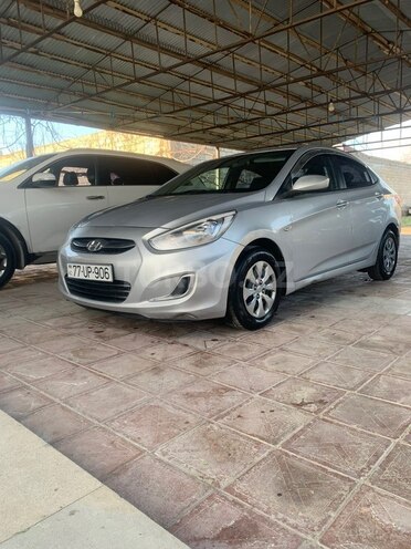 Hyundai Accent-2