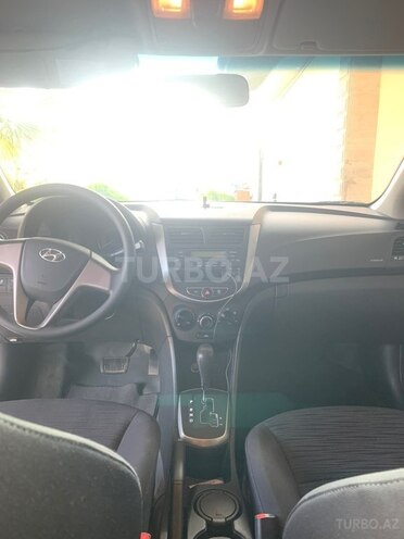 Hyundai Accent-6