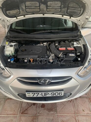 Hyundai Accent-10