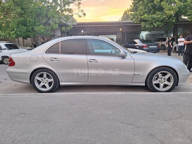 Mercedes E 220-2