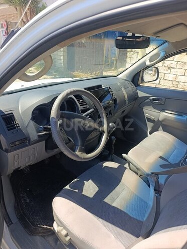 Toyota Hilux-5