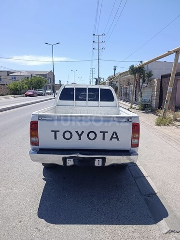 Toyota Hilux-2
