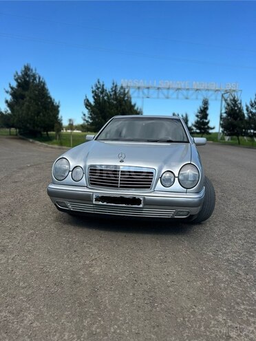 Mercedes E 200-8