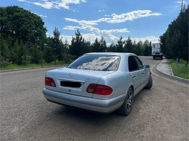 Mercedes E 200-7