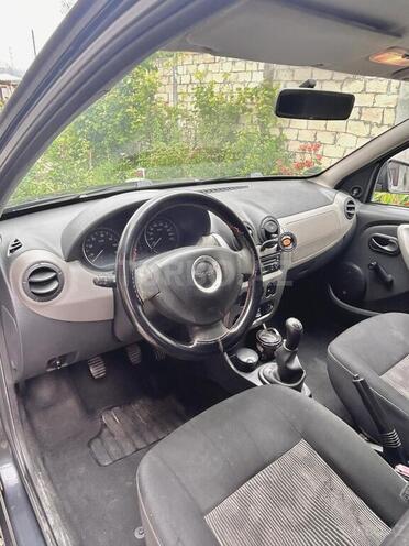 Dacia Sandero-10