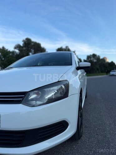 Volkswagen Polo-4