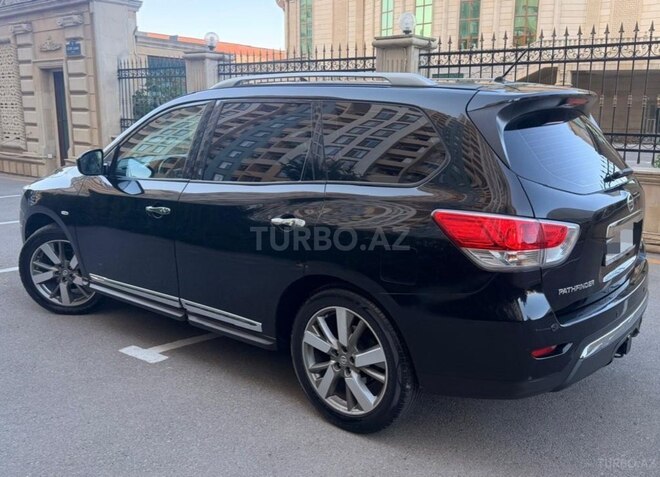 Nissan Pathfinder-9