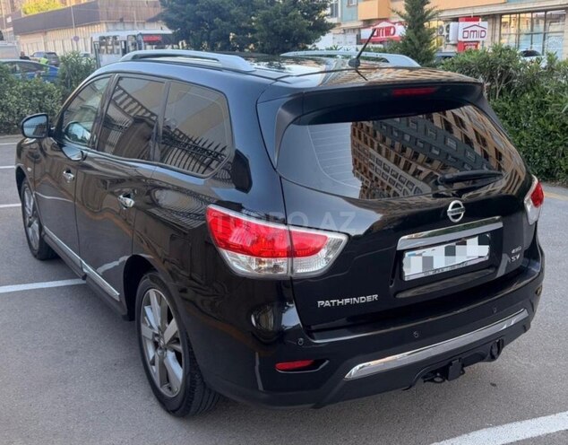 Nissan Pathfinder-11