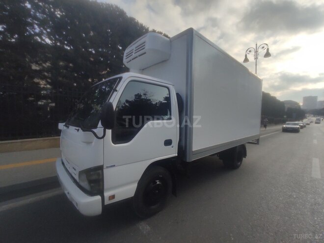 Isuzu NPR-10
