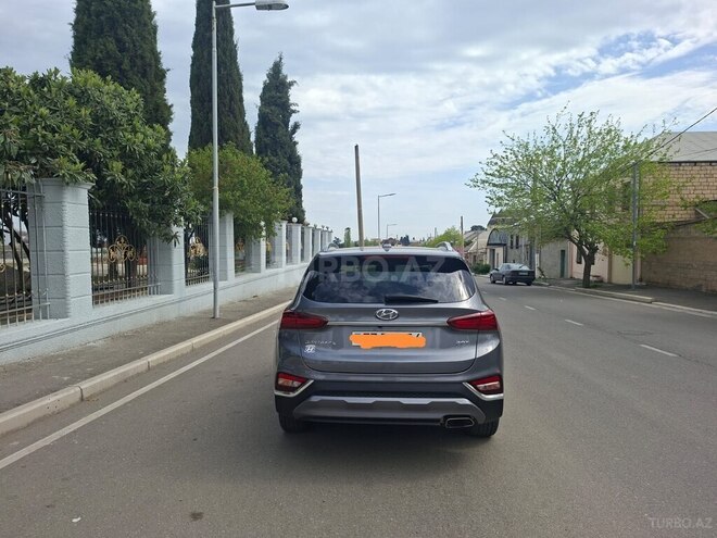 Hyundai Santa Fe-5
