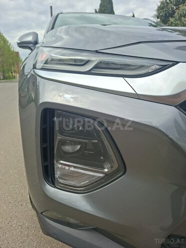 Hyundai Santa Fe-12