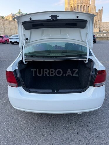 Volkswagen Polo-18