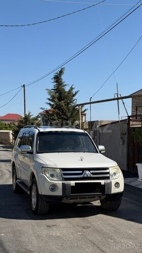 Mitsubishi Pajero-2