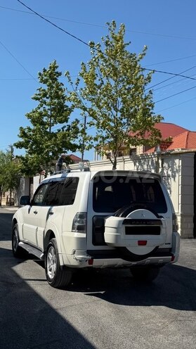 Mitsubishi Pajero-8