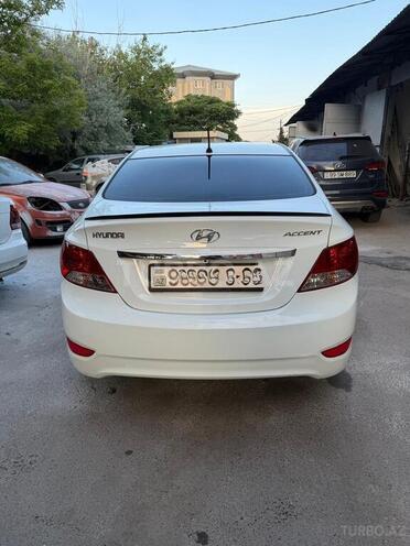 Hyundai Accent-3