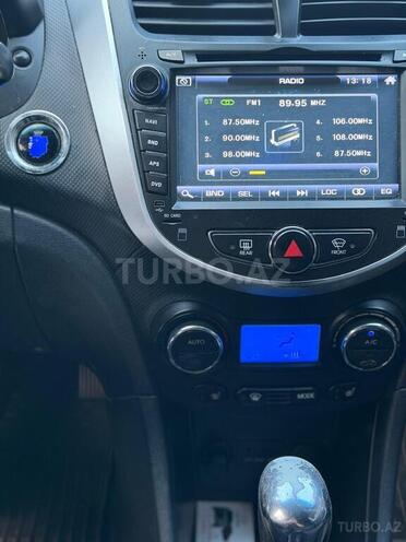 Hyundai Accent-5