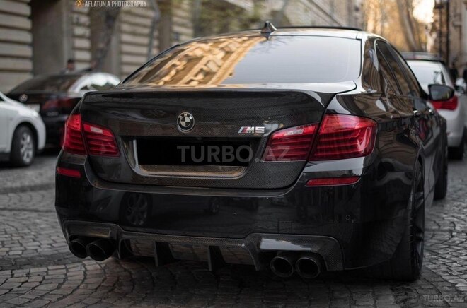 BMW M5-10