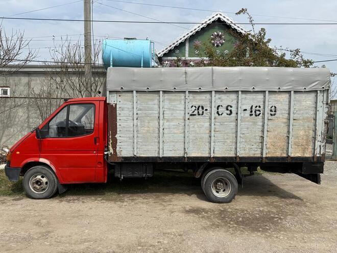 Ford Transit-3